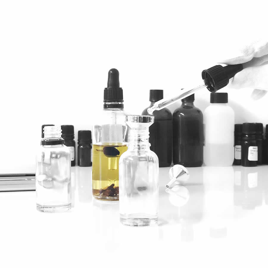 Scented Greeting card using luxury fragrances by theluxeco.co.uk