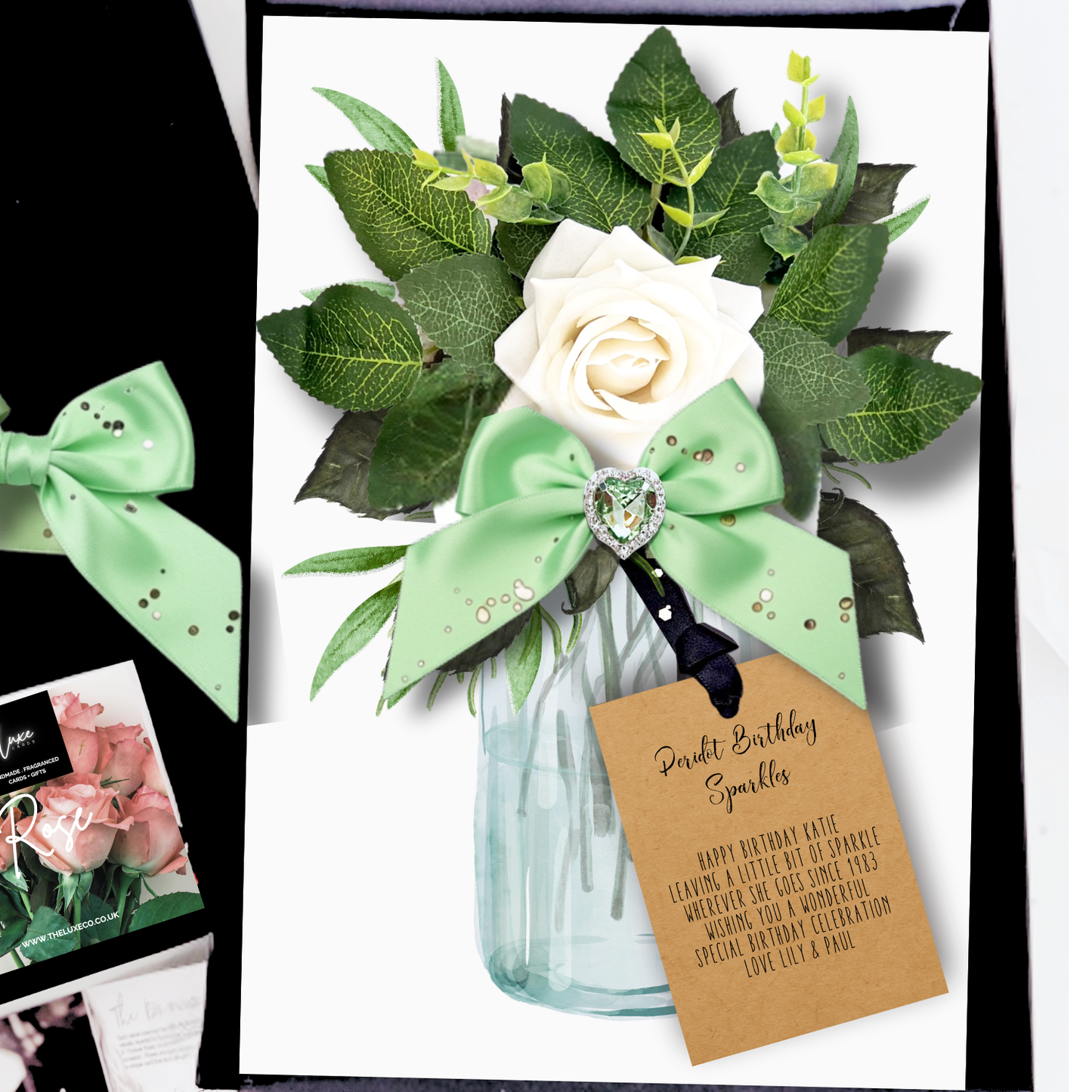 Piedras natales de agosto de peridoto + tarjeta de regalo de cumpleaños en caja de regalo con flores 
