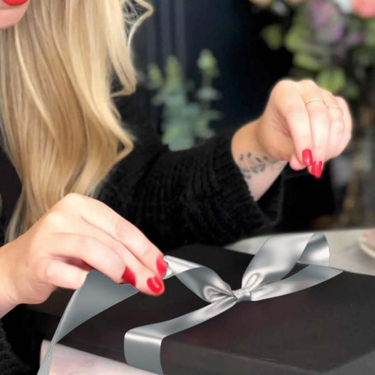 Luxury A4 Cards comes in luxury 2 piece black gift box tied with a big silver bow