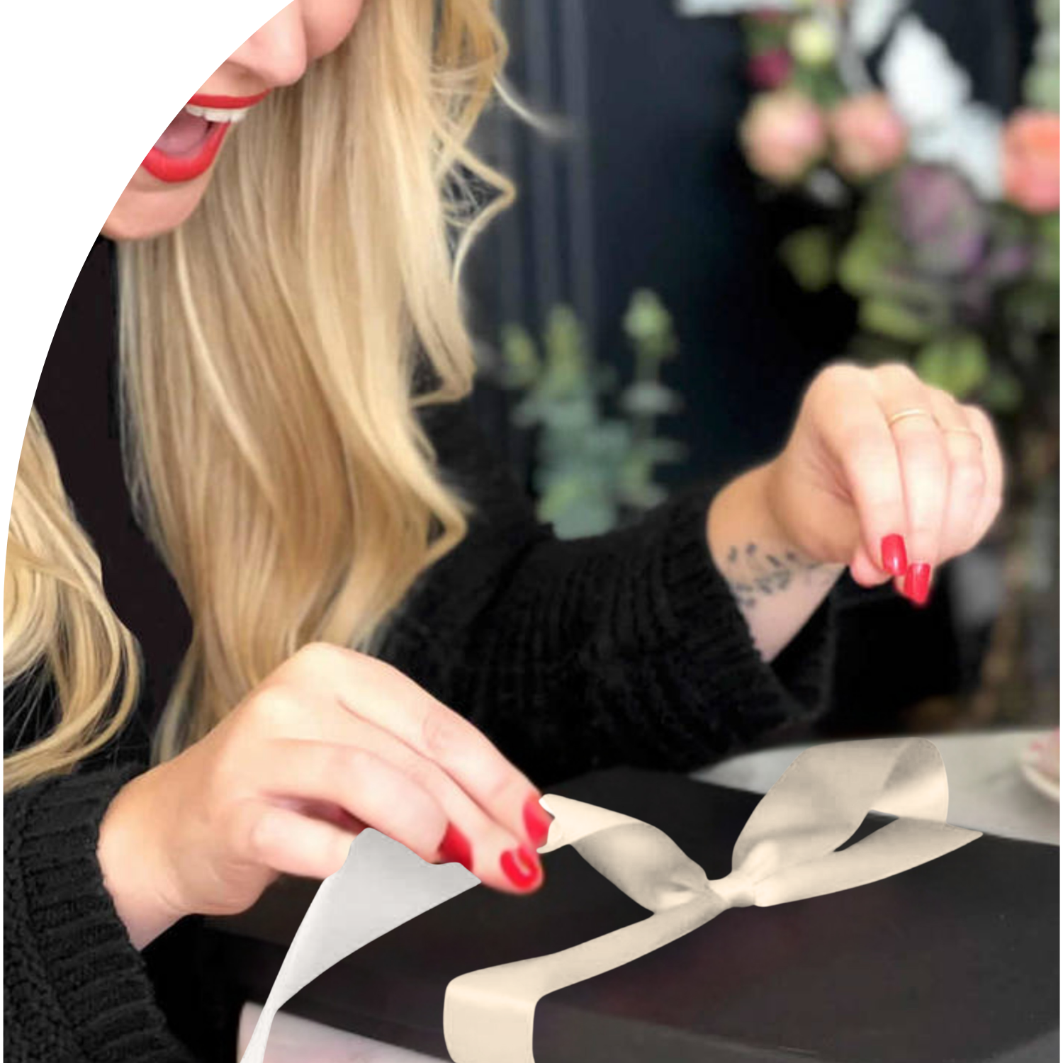 Opening a Luxury Boxed Opulence Card is like a gift. Beautifully gift boxed in luxury black boxes tied with silky bows in colour choice