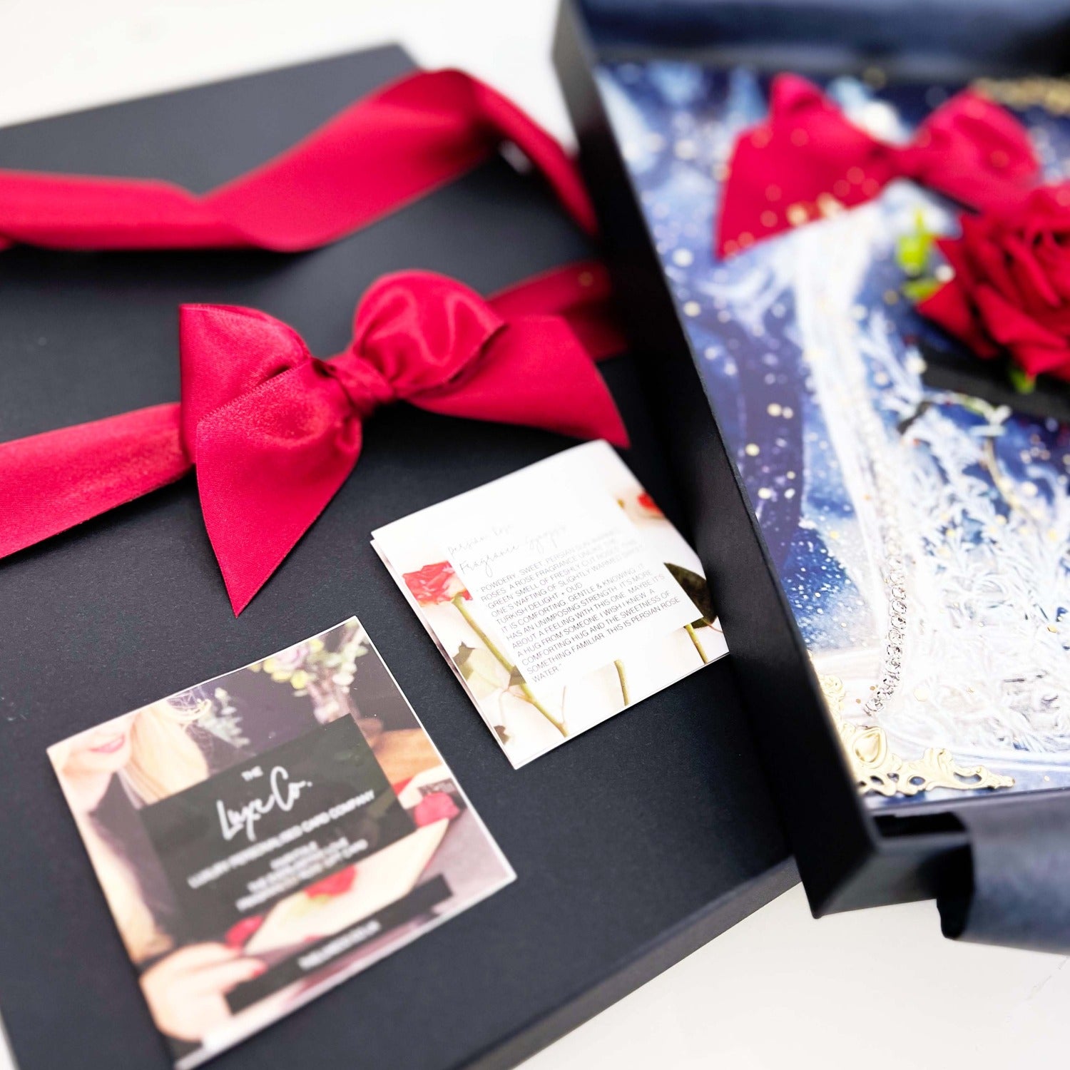 Luxury boxed red rose cards with the romantic touch
