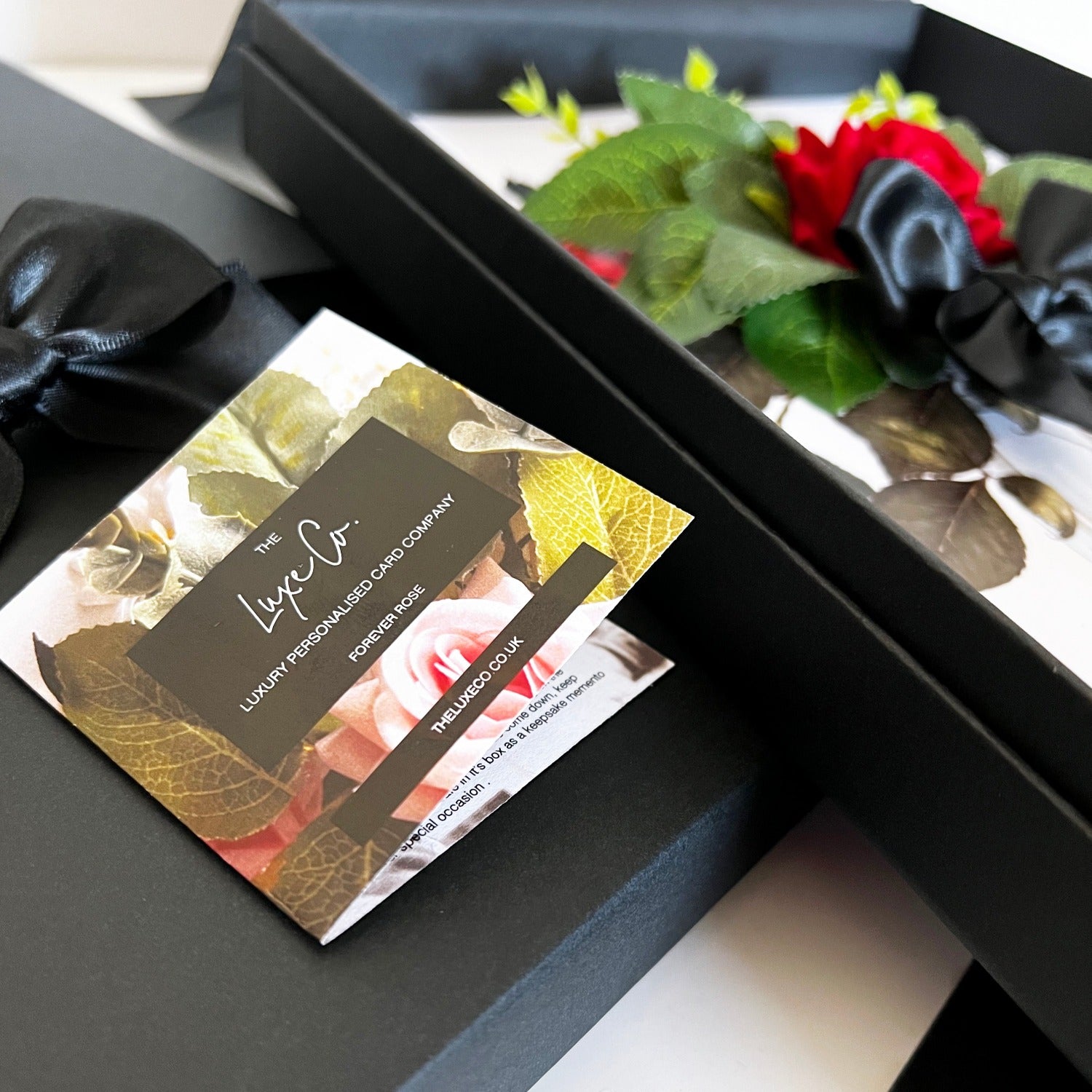 Luxury scented cards with red roses