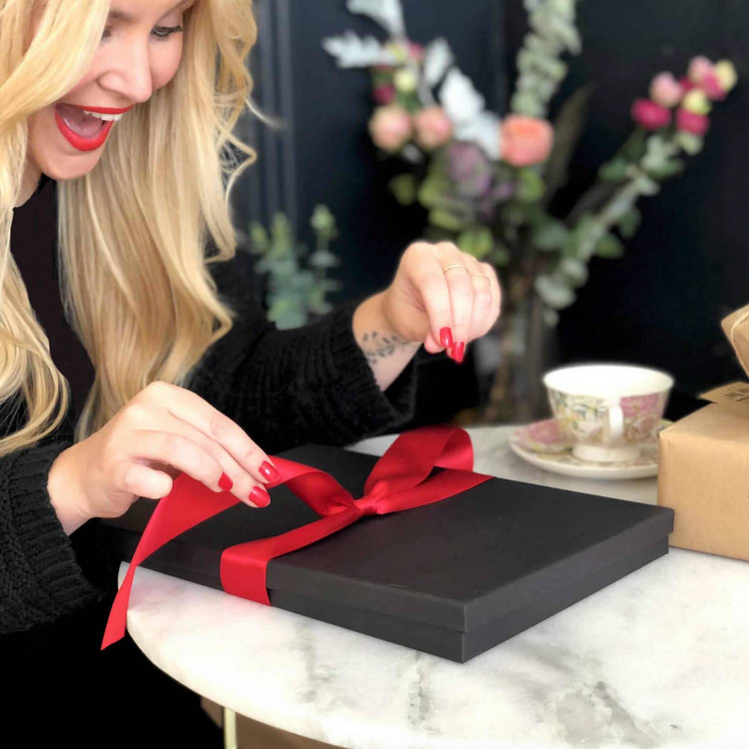 Cards that are a treat to open. A Luxe Co card is like a gift to open. Tied with ribbon, boxed in the most beautiful boxes