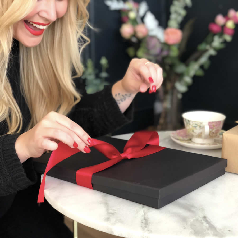 Boxed Luxurious Personalised valentines gifts and cards that are a treat to open | The Luxe Co